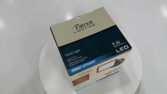 中国は家電製品の LED ライト用にカスタム印刷された段ボール箱を製造